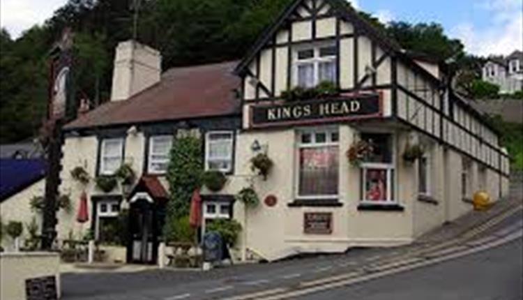 Bodlondeb Castle Bed & Breakfast { Central Llandudno} מראה חיצוני תמונה