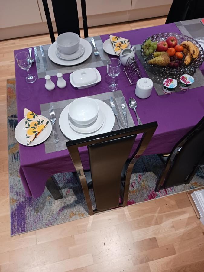 Bodlondeb Castle Bed & Breakfast { Central Llandudno} מראה חיצוני תמונה