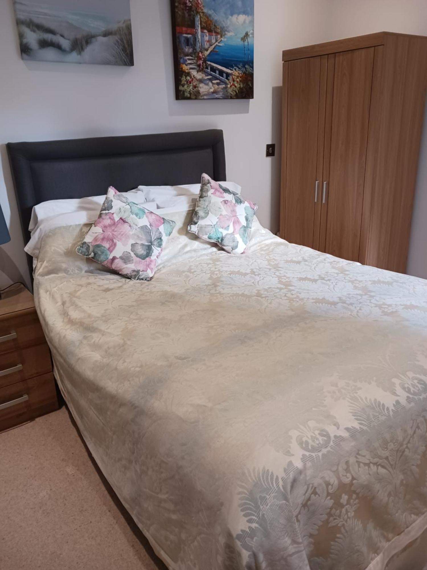 Bodlondeb Castle Bed & Breakfast { Central Llandudno} מראה חיצוני תמונה